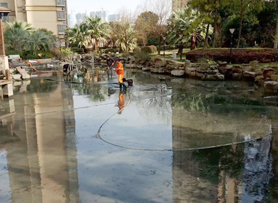 海西景观池淤泥清理